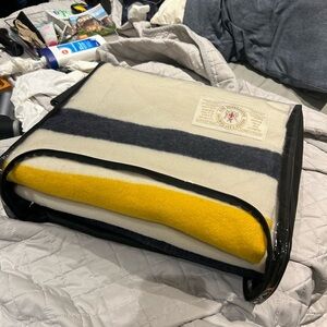 Hbc classic striped wool blanket